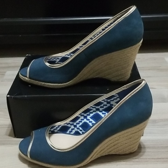 Jones New York Shoes - Jones New York Wedge Sandal